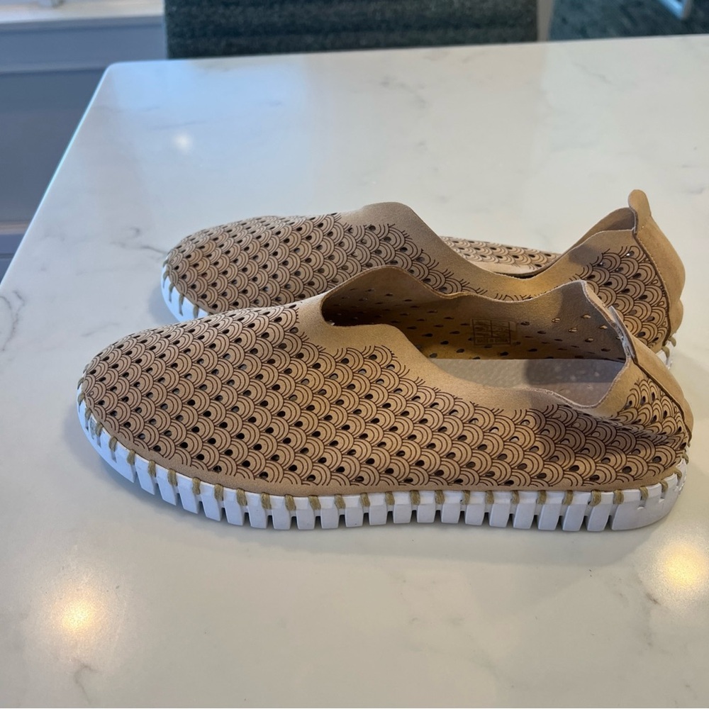 Ilse Jacobsen Tulip 3373 Platform Latte Slip-on Shoe Women's 10